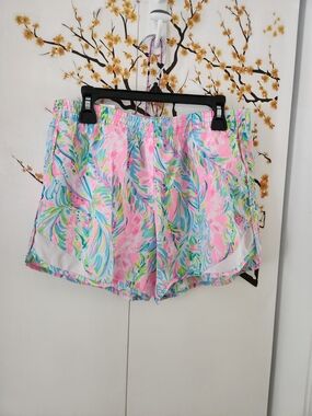 Women's Athletic Shorts in Pink Tropical Print